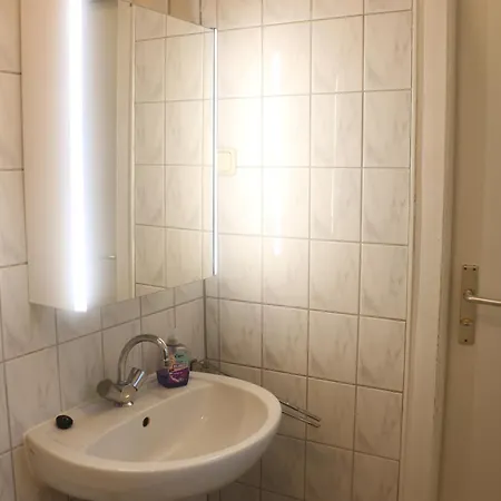 2- Flat Near Uni And Limbecker Platz Apartment *