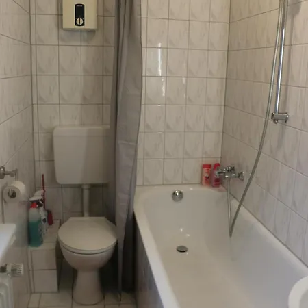 City 2- Flat Near Uni And Limbecker Platz Apartment *