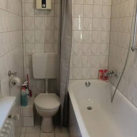 Apartment City 2- Flat Near Uni And Limbecker Platz *