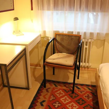 Appartamento 2- Flat Near Uni And Limbecker Platz