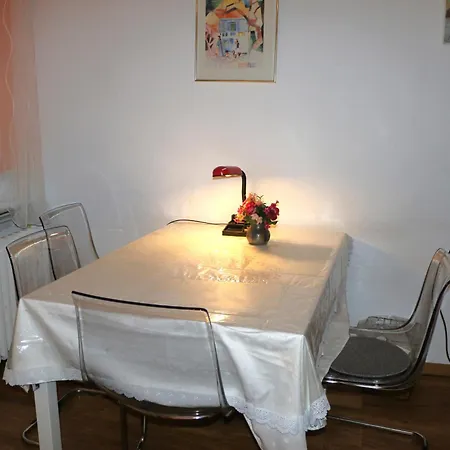 Appartamento 2- Flat Near Uni And Limbecker Platz