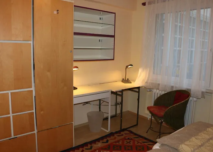 2- Flat Near Uni And Limbecker Platz